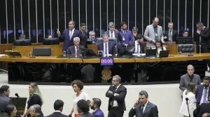 Arthur-Lira-preside-discussao-e-votacao-de-propostas-no-Plenario-da-Camara-em-13-3-2024-Foto-Mario-Agra_Camara-dos-Deputados-e1715206469498