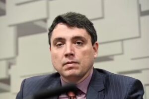 o-secretario-de-petroleo-e-gas-do-ministerio-de-minas-e-energia-e-presidente-do-conselho-de-administ